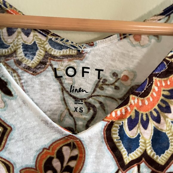 LOFT ANN TAYLOR 100% LINEN DOUBLE V NECK WOMENS SIZE XS FLORAL PRINT SHORT SLV - Picture 2 of 5